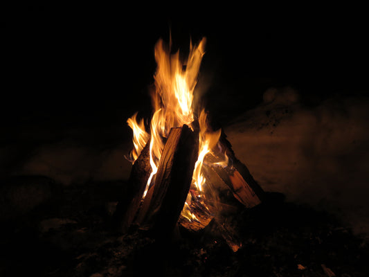 Offenes Feuer an einem Spätsommerabend